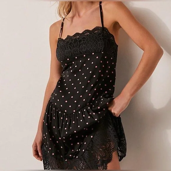 NWT Intimately Free People City Wanders Trapeze Slip in Black and pink polka dot - Picture 1 of 7
